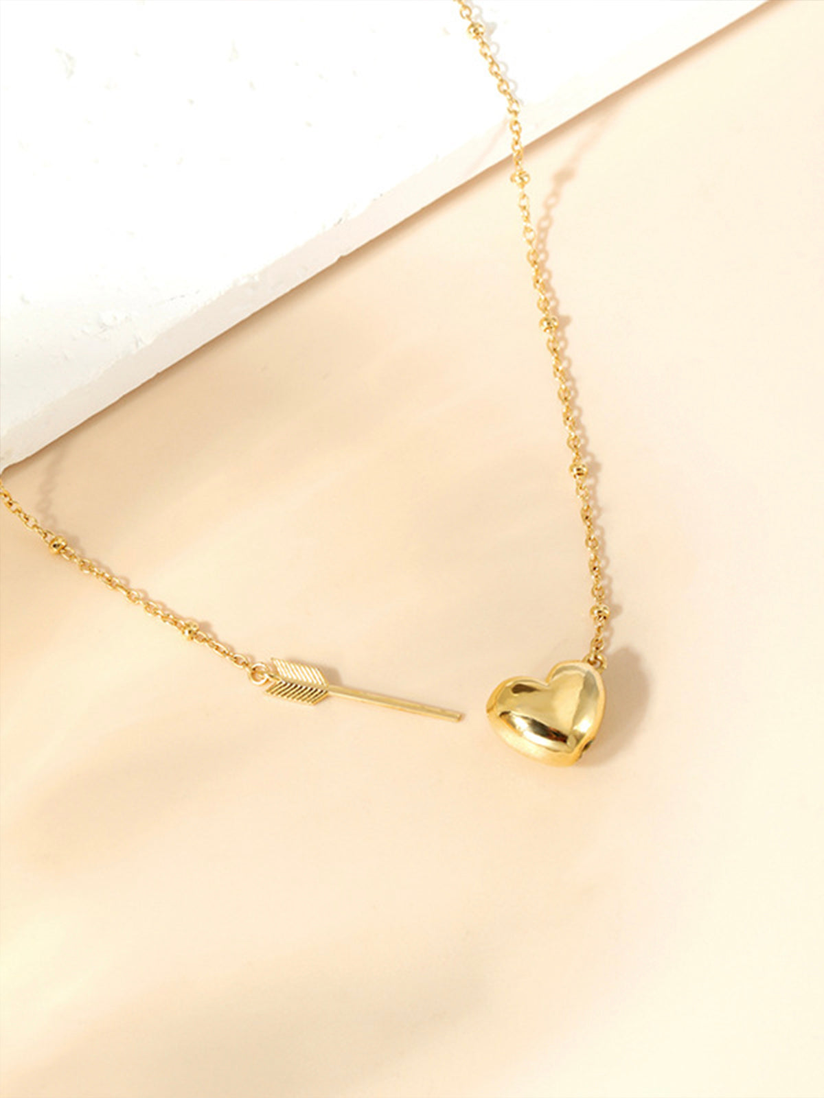 Three-dimensional heart necklace