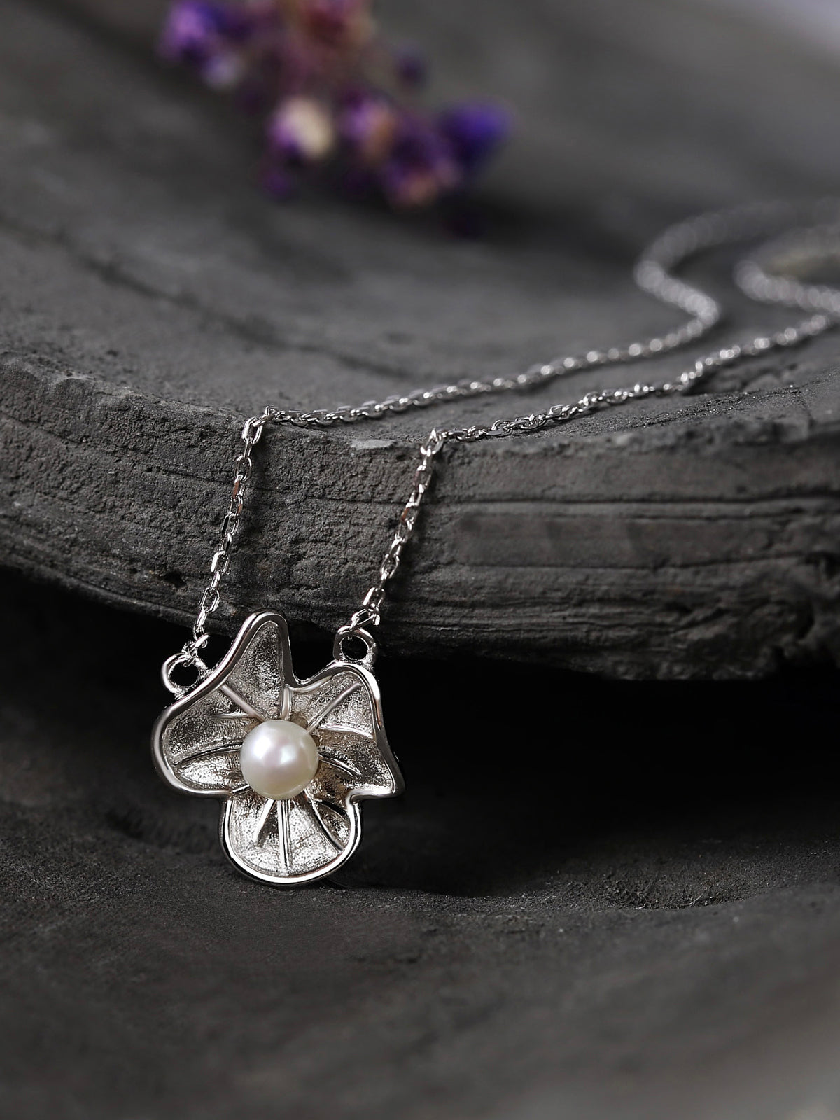 Lotus Leaf Pearl Necklace