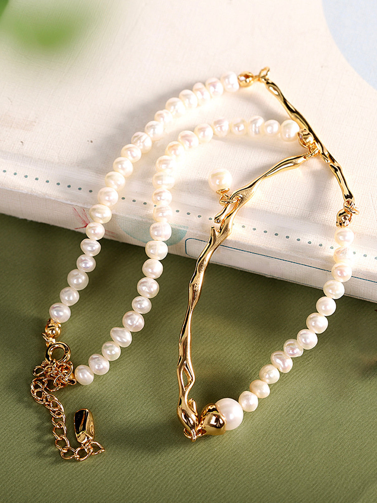 Pearl Bead Irregular Chain Choker