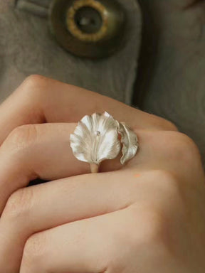 Calla Lily Wire Drawing Ring