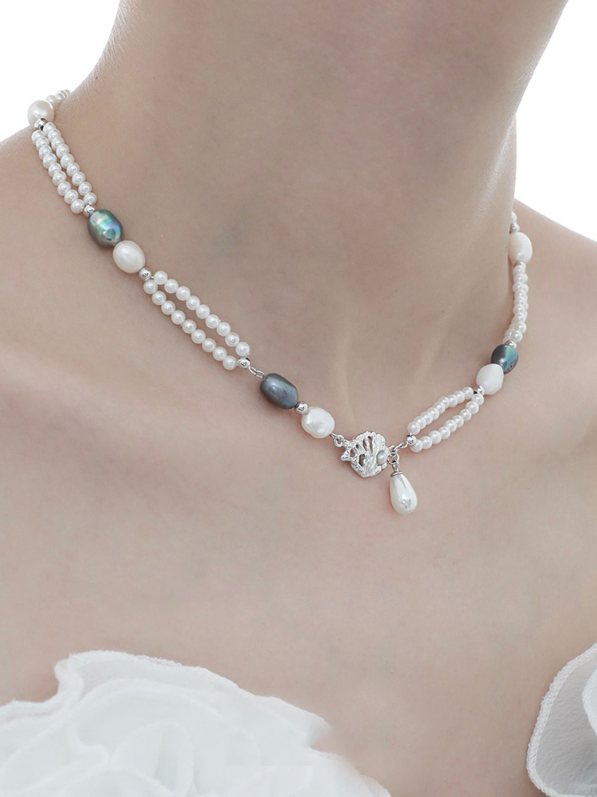 Double layer pearl shell necklace