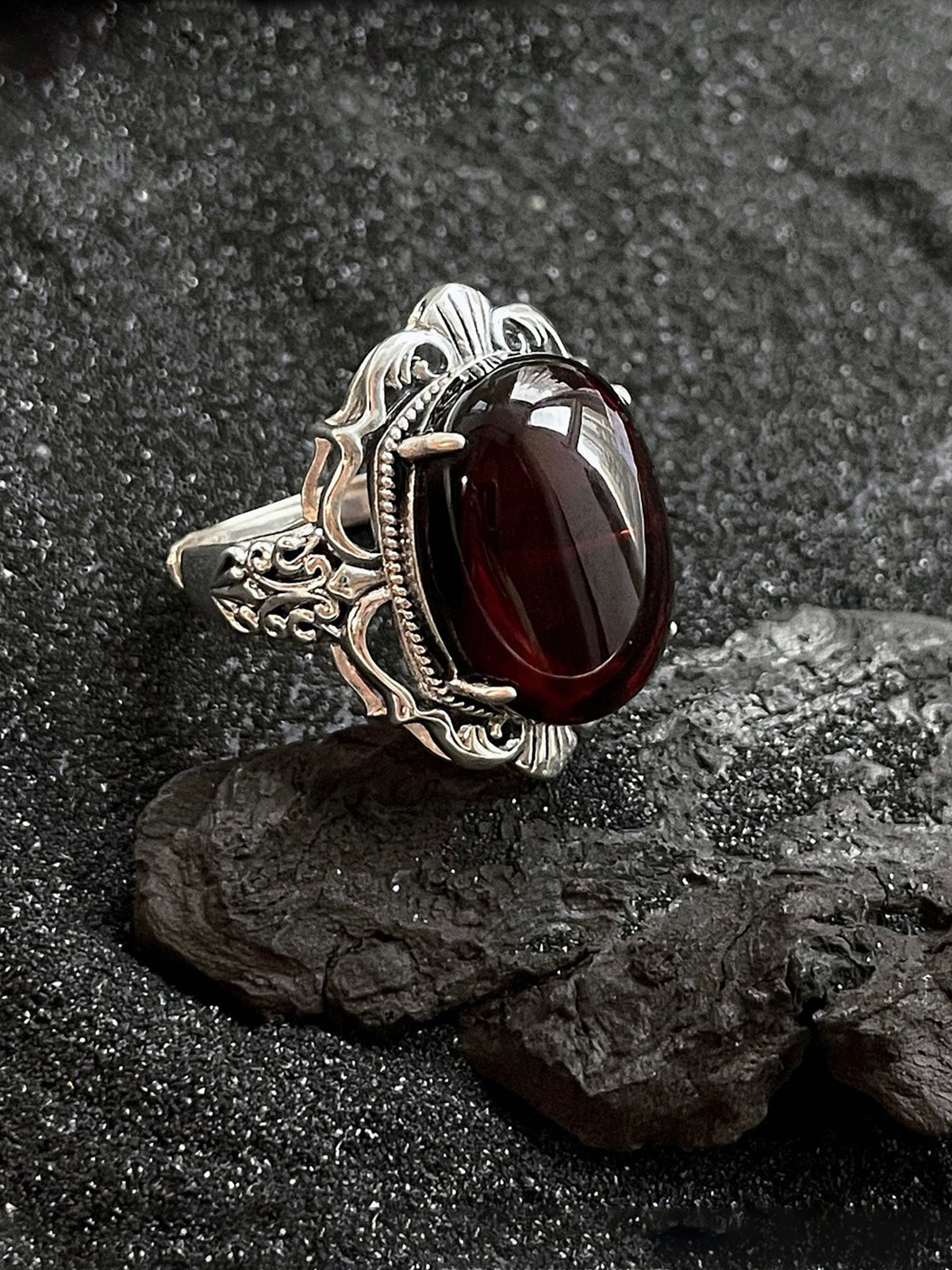 Blood Amber Pattern Cabochon Ring